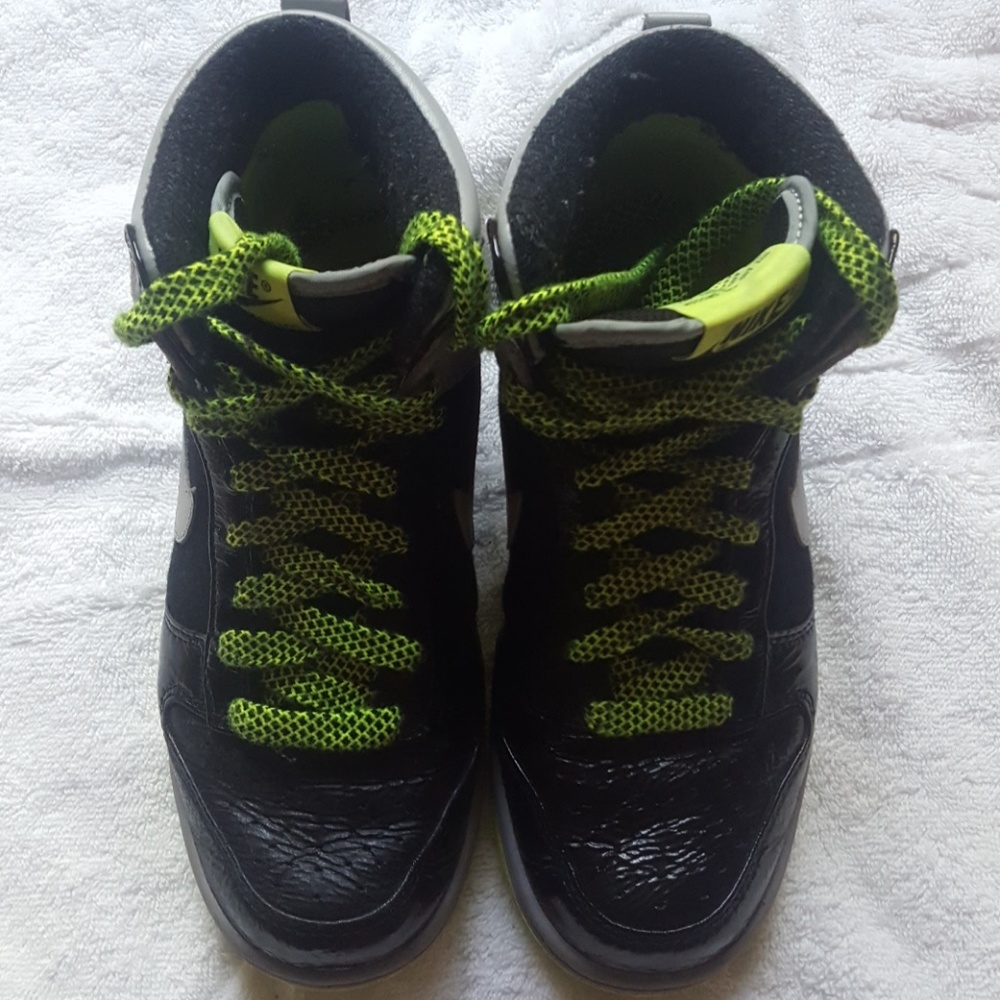 Shoes - Picture 5 of 7